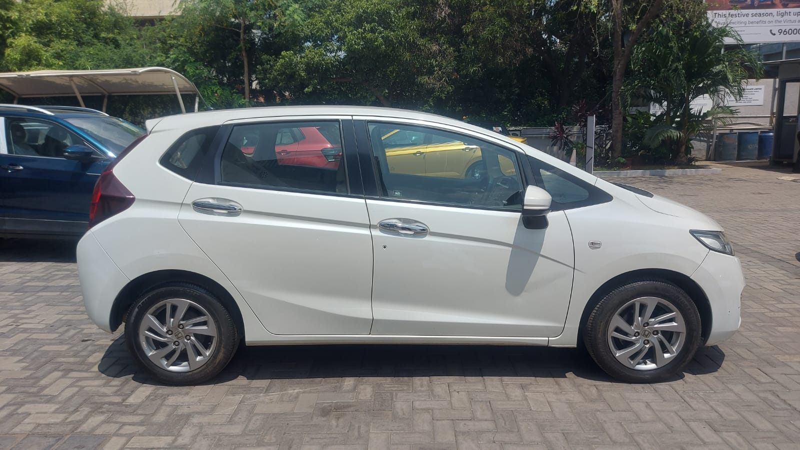 Honda Jazz(2015-2018) V At Petrol